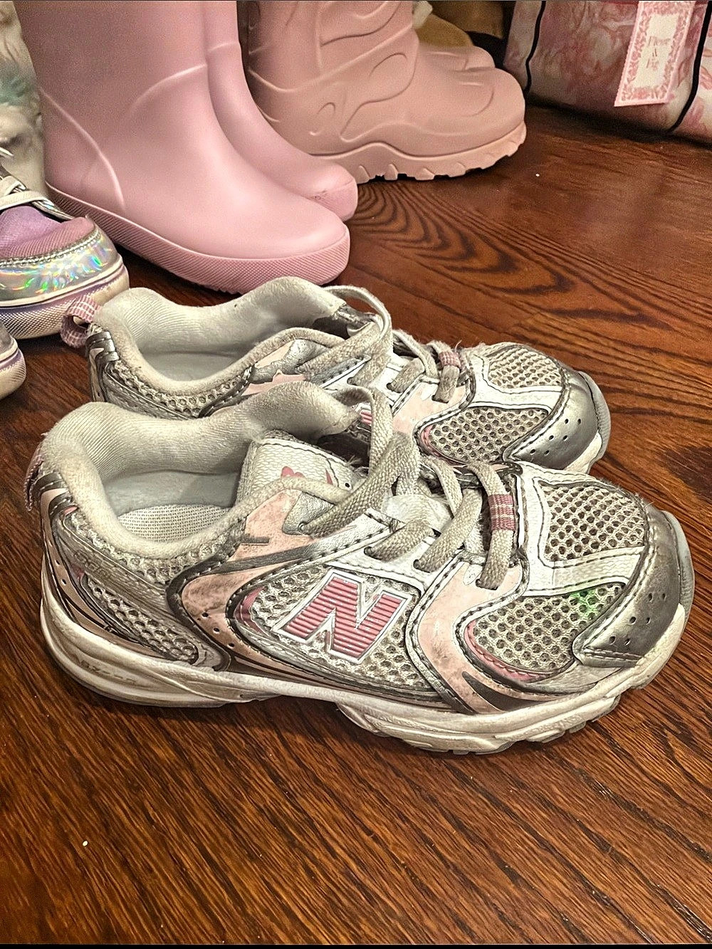 New Balance 530 White Pink Silver 530 Kids Sneakers Pink & Gray size 9